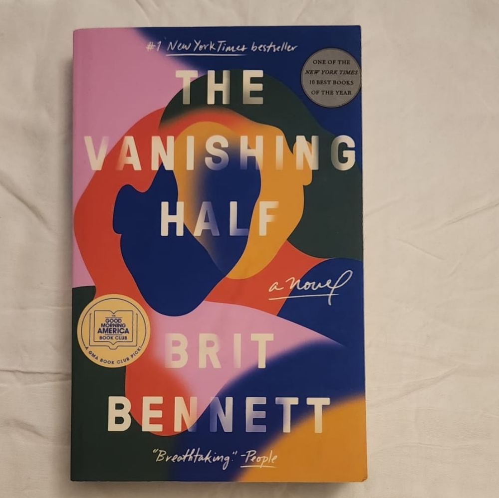✨ 4 For 20 ✨ Britt Bennett The Vanishing Half